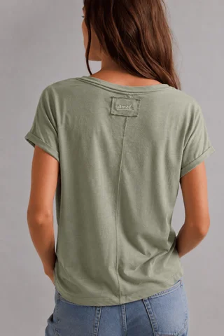 REM00013 - Remera Lovely - Vista 2
