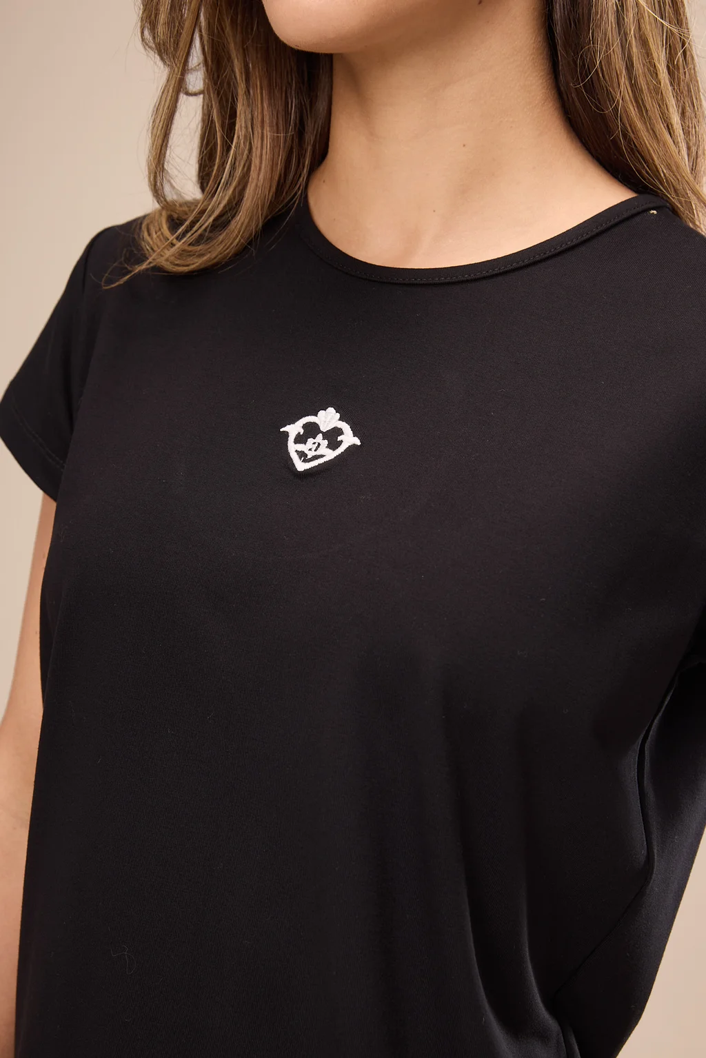 1400005 - REMERA JAZMIN