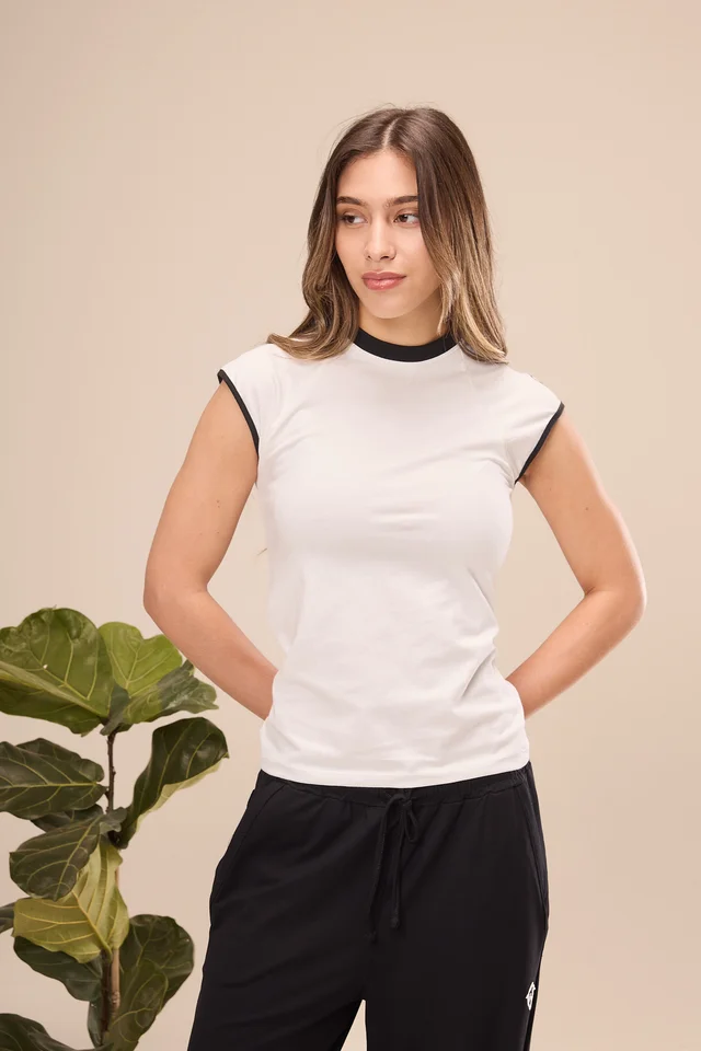 1400004 - REMERA ISADORA