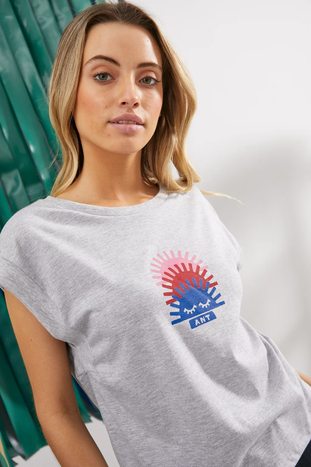 9600020 - Remera friendly