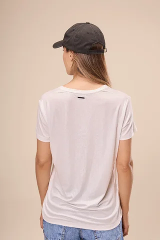 1400012 - REMERA ESTRELLA ESCOTE V - Vista 3