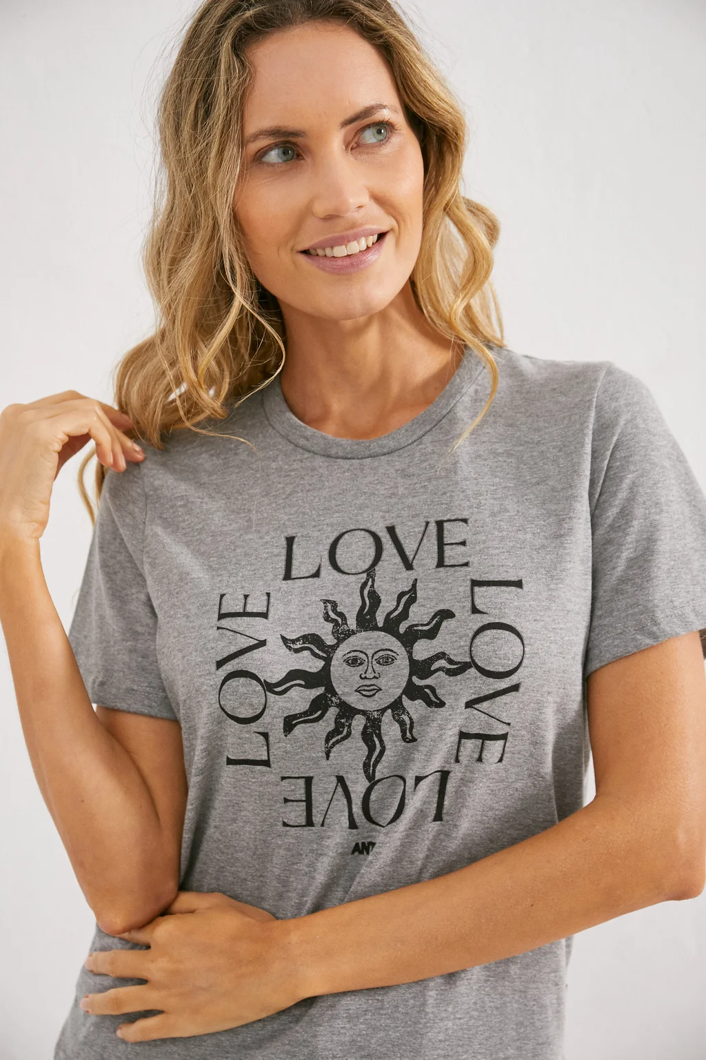9600030 - Remera LOVE