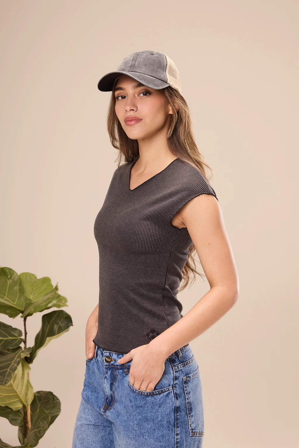 1400008 - REMERA ESCOTE V
