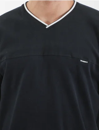 REMERA AVALANCE ESCOTE V REGULAR FIT - Vista 2