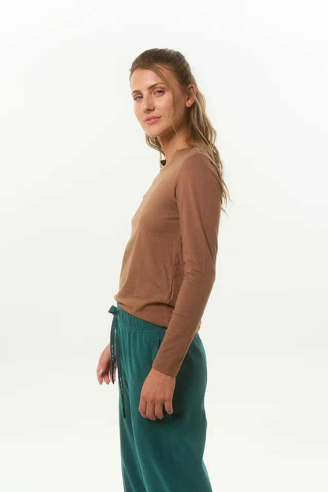 REMERA MAYA