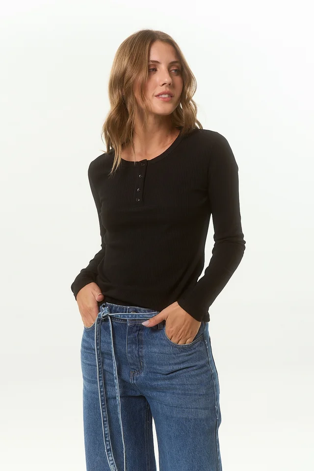 REMERA NOLAN CANELON