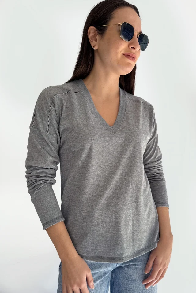 REMERA LAURA