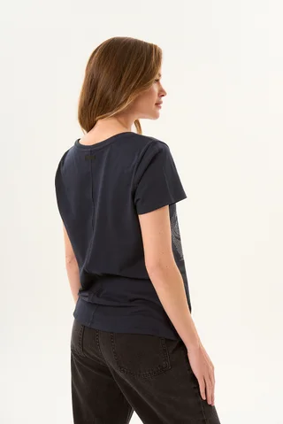 REMERA DOMINIQUE - Vista 2