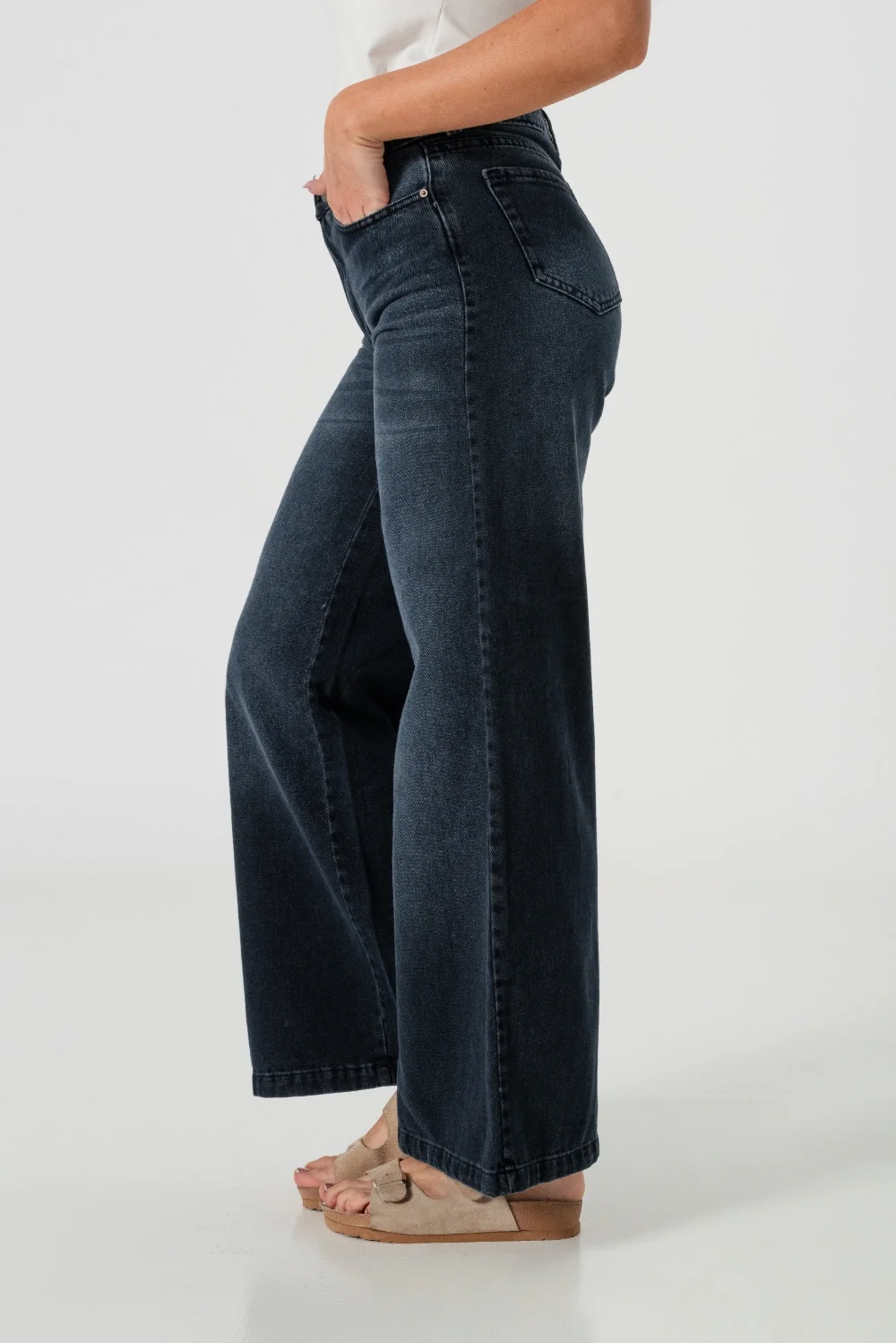 010562A - WIDE LOW BLUE BLACK PLUS