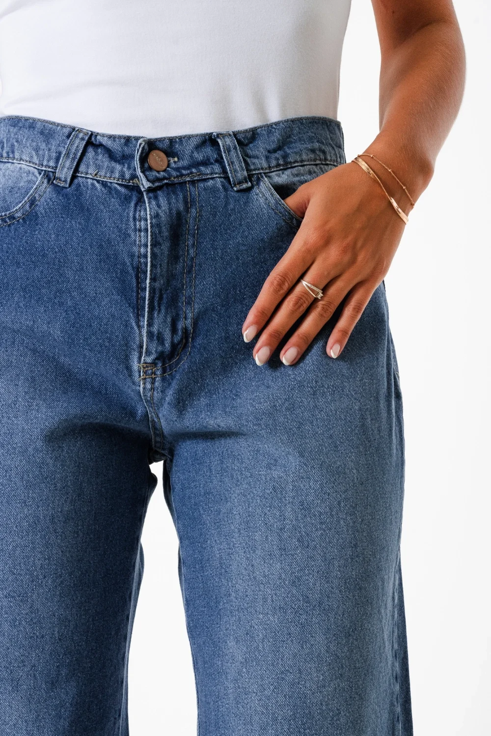 010482A - Wide Leg Jeans Plus