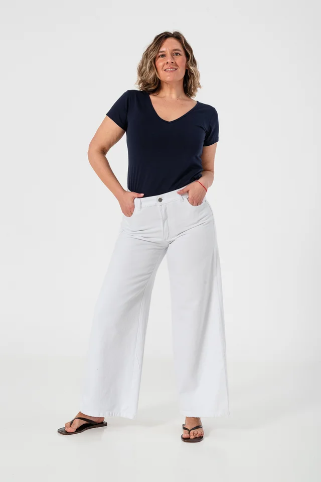 010578A - JEANS WIDE LOW BLANCO PLUS