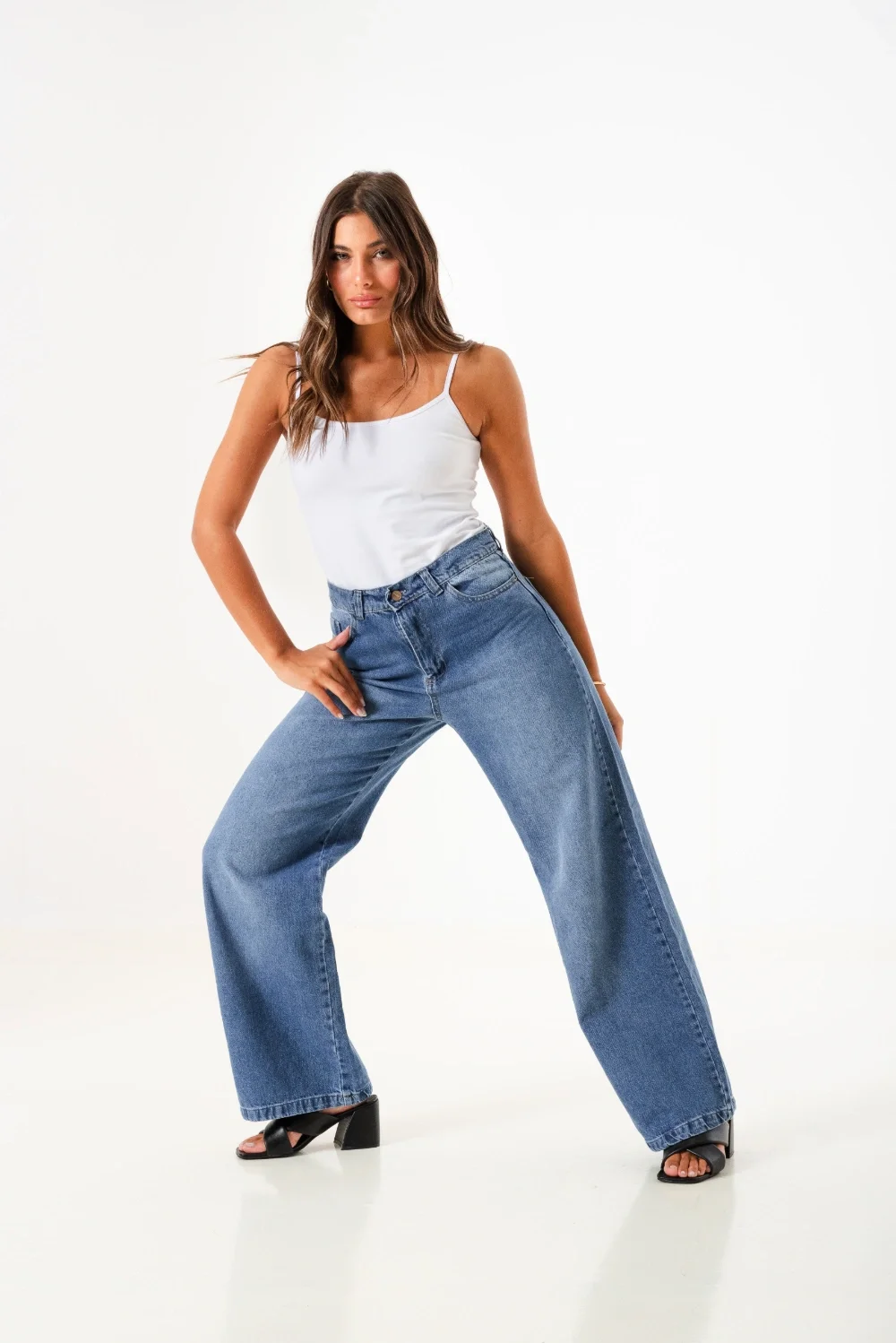 010482A - Wide Leg Jeans Plus