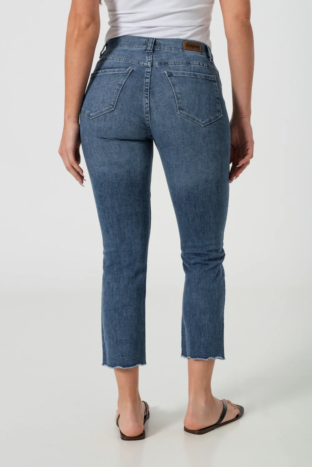 0010572 - JEANS CIGARETTE CROP DESTROYER