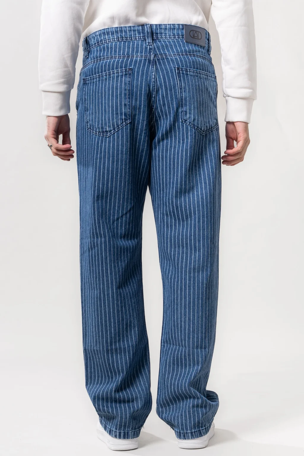 JEAN BAGGY CON PINZAS