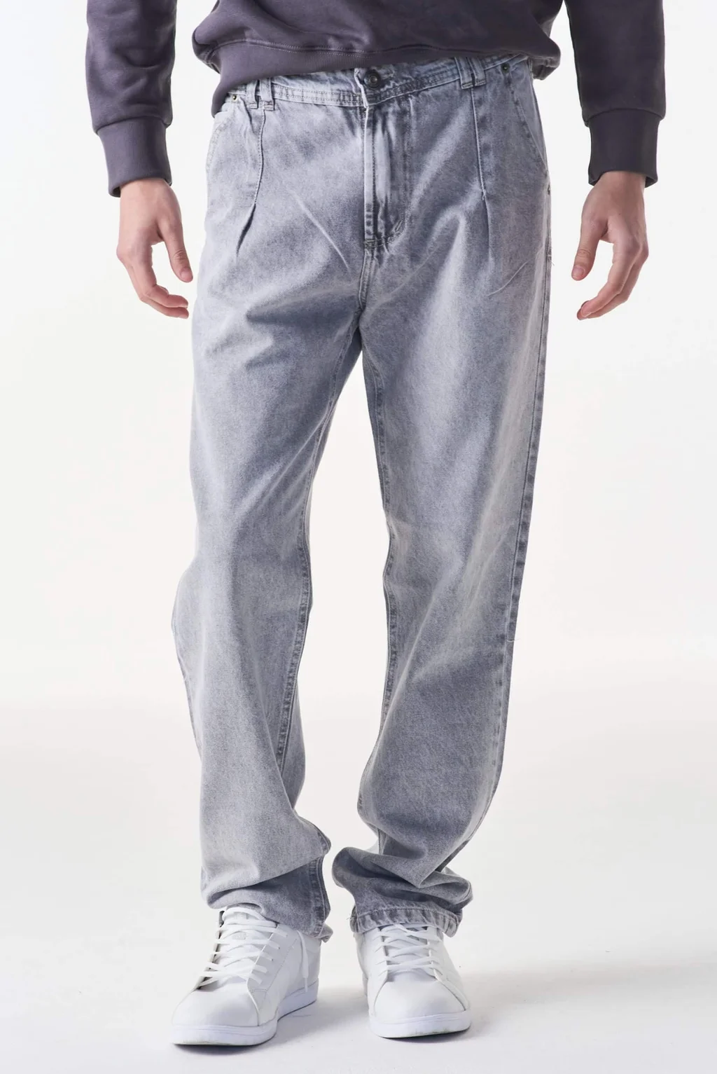 JEAN STRAIGHT CON PINZAS