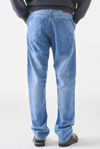 JEAN STRAIGHT CON PINZAS - Vista 4