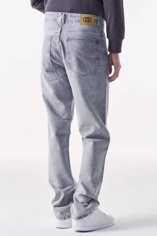 JEAN STRAIGHT CON PINZAS - Vista 4