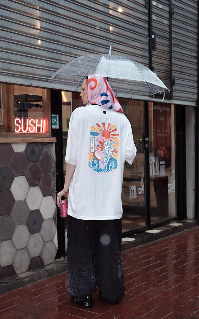 Remera Asia Queen [ Blanco ]