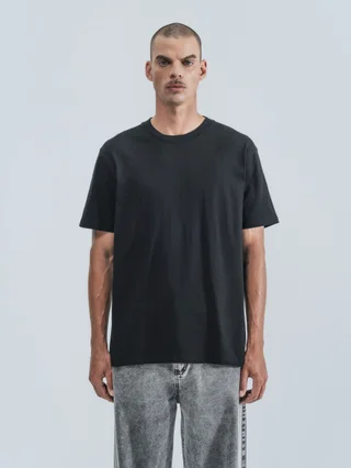 Remera B2Basic Premium [ Negro ] - Vista 2