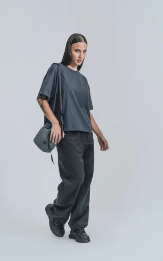 Remera Tracy [ Concreto ] - Vista 3