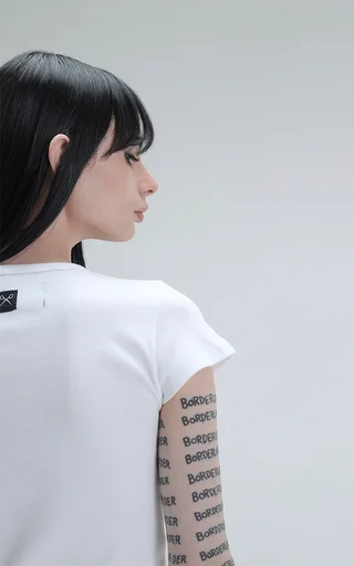 Remera Baby Tee [ Blanco ] - Vista 4
