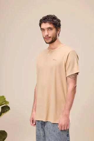 29435 - REMERA CONCEPT CON BOTON - Vista 2