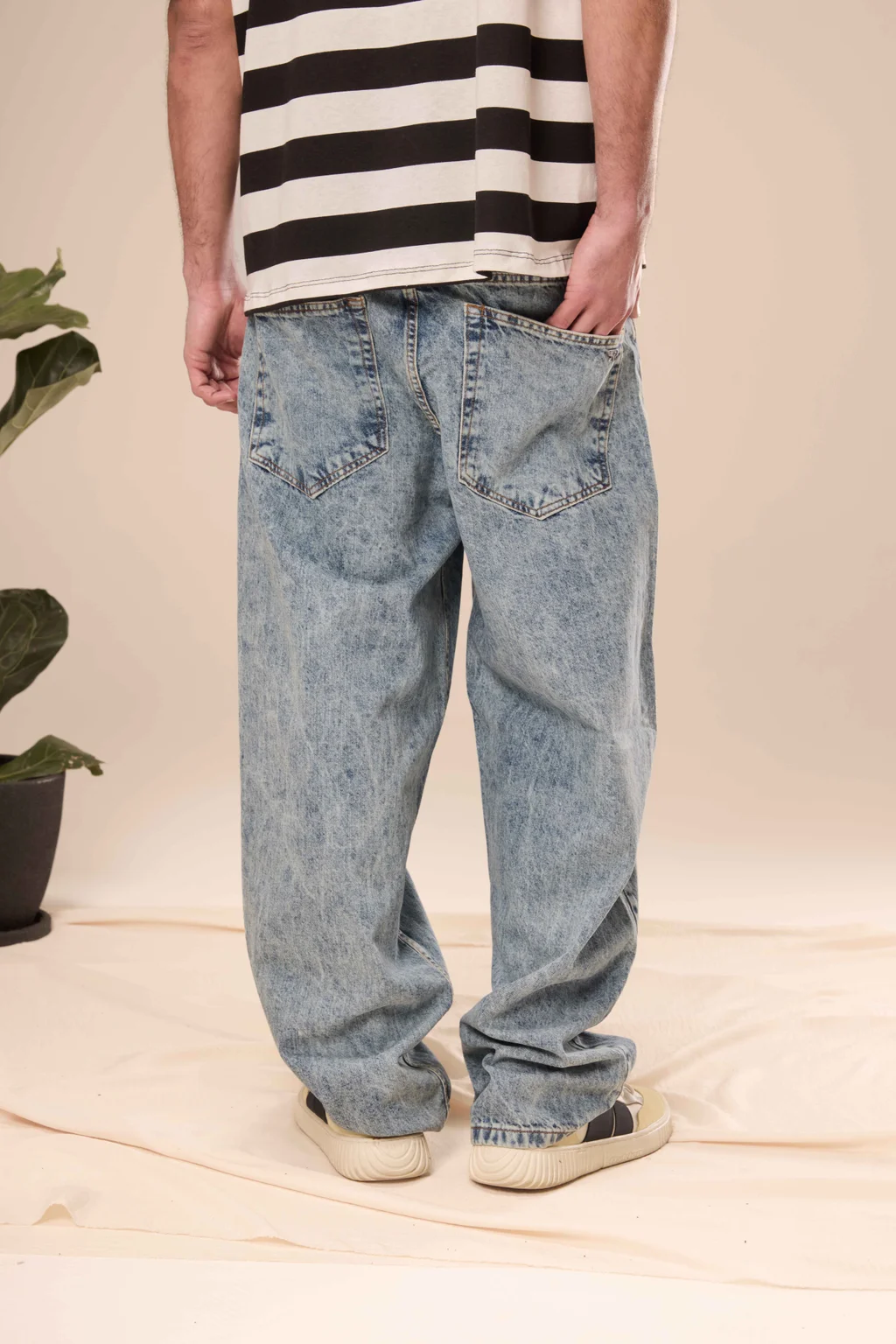 6792 - JEAN