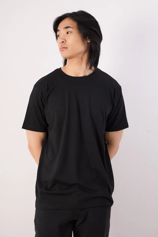 9002 - REMERA BASICA VEINTE