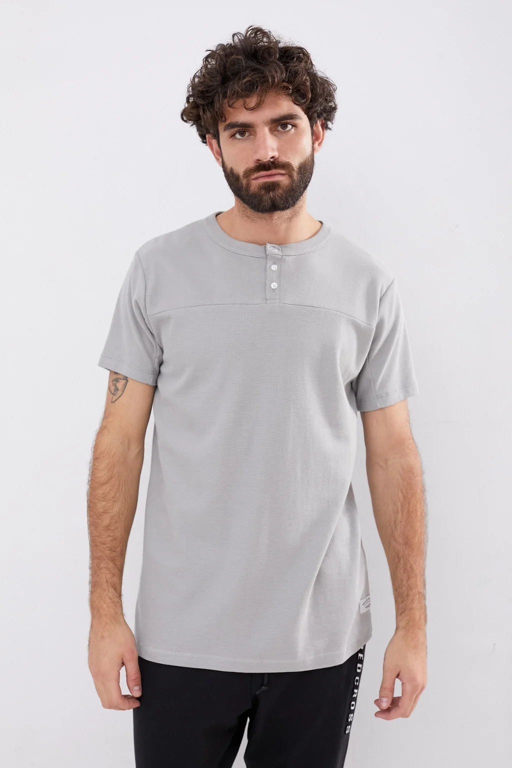 9003 - REMERA HAMBURGO