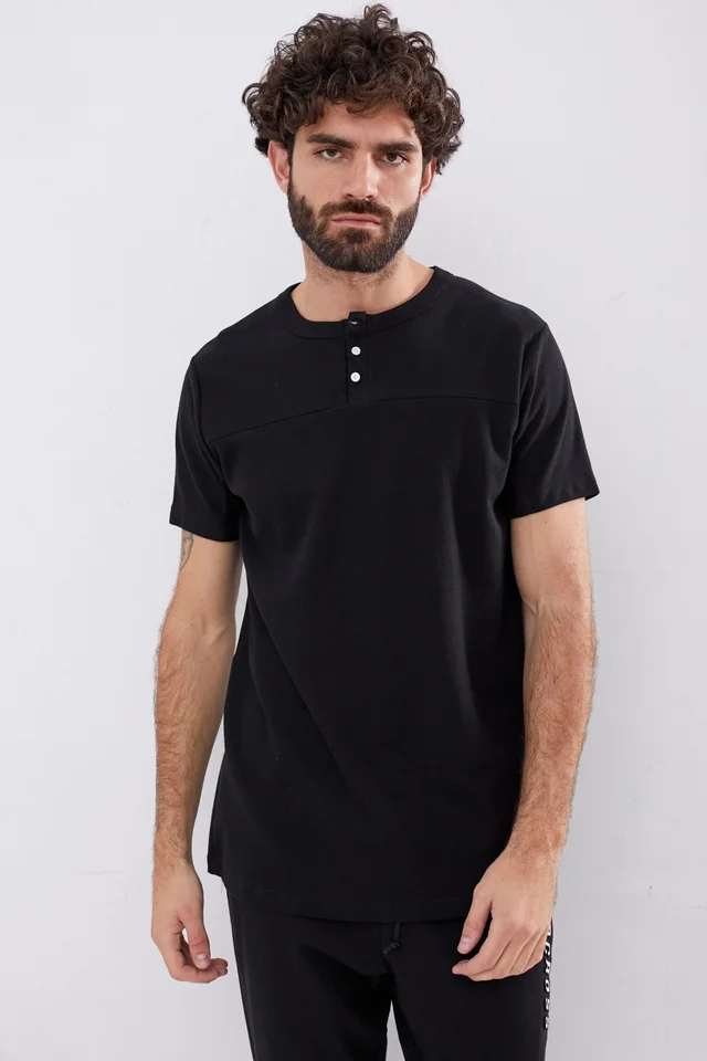 9003 - REMERA HAMBURGO