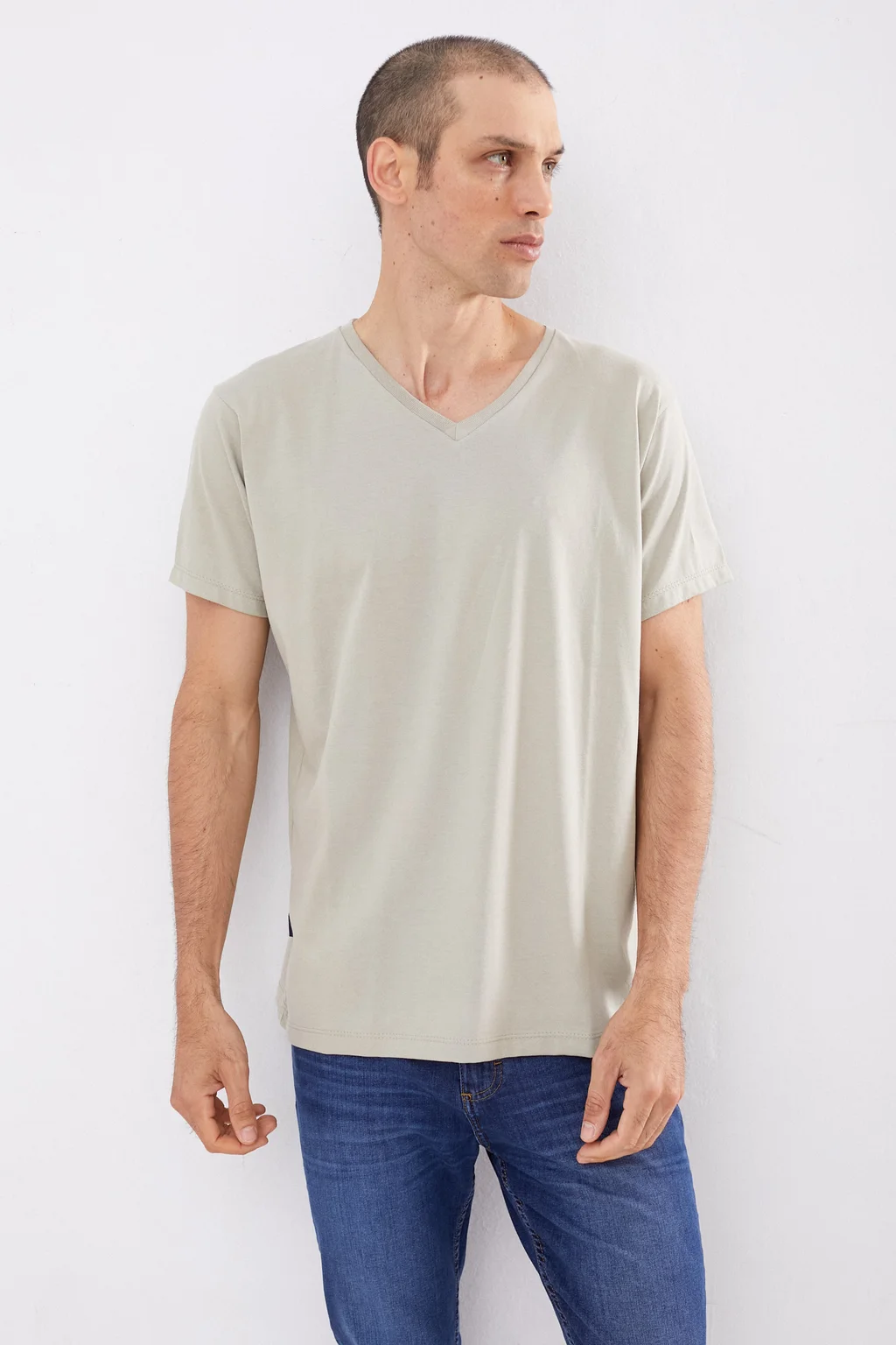 9001 - REMERA BASICA V