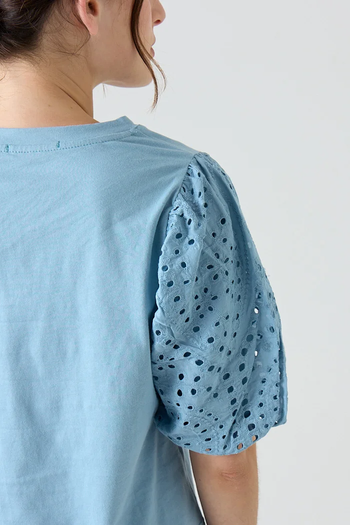 REMERA EVA