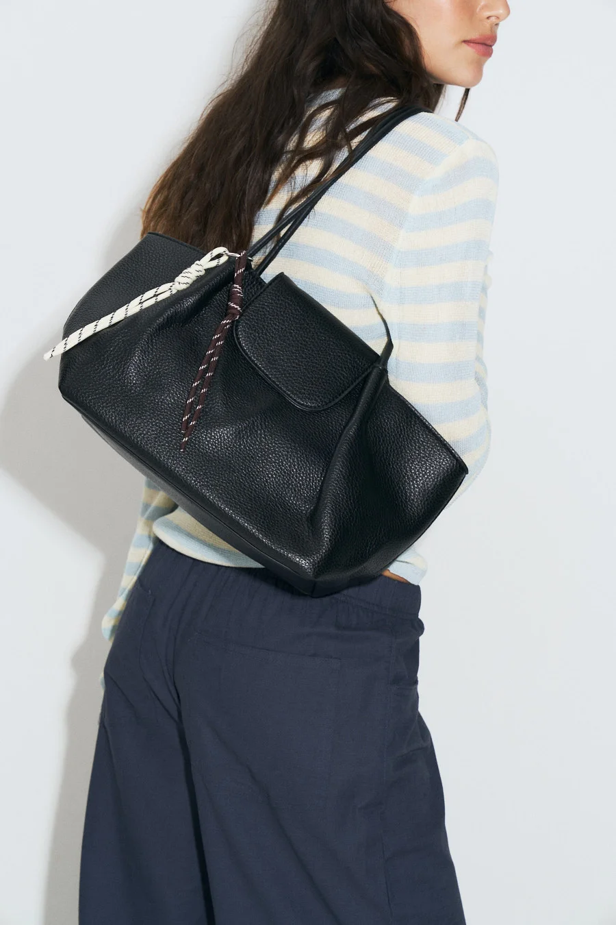 CARTERA BASSY