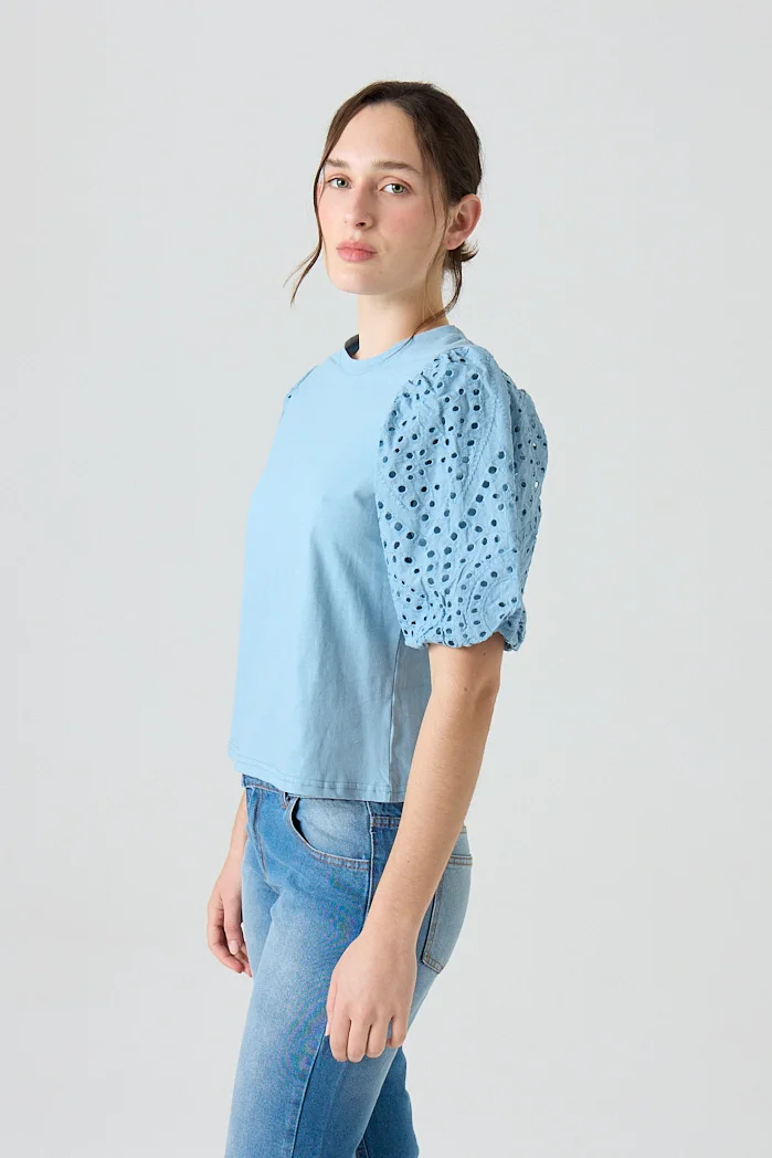 REMERA EVA