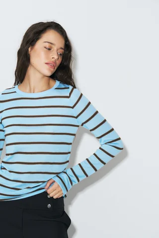 REMERA FINA - Vista 4