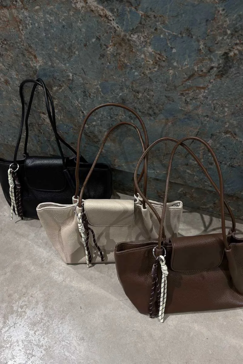 CARTERA BASSY