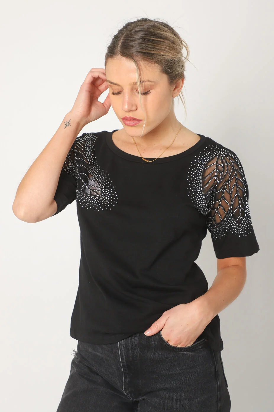 REMERAS BORDADAS O APLIQUES