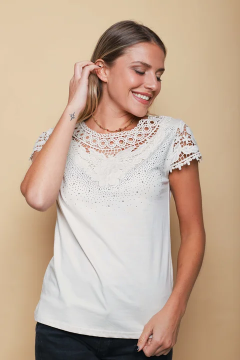 Remera ROYALTY Bordada con Strass GU356341