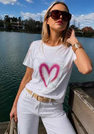 Remera Kamet Corazon GU35639 - Vista 2