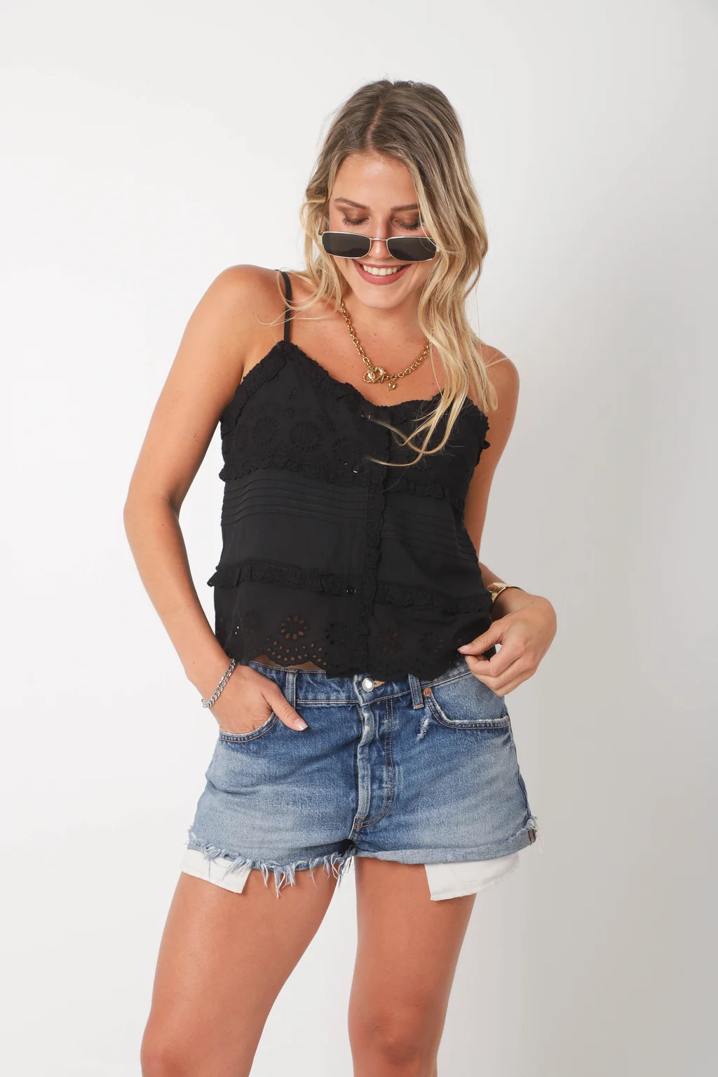 Musculosa Kavanah de Lino Abotonada con T ablitas y Broderie GUK4067