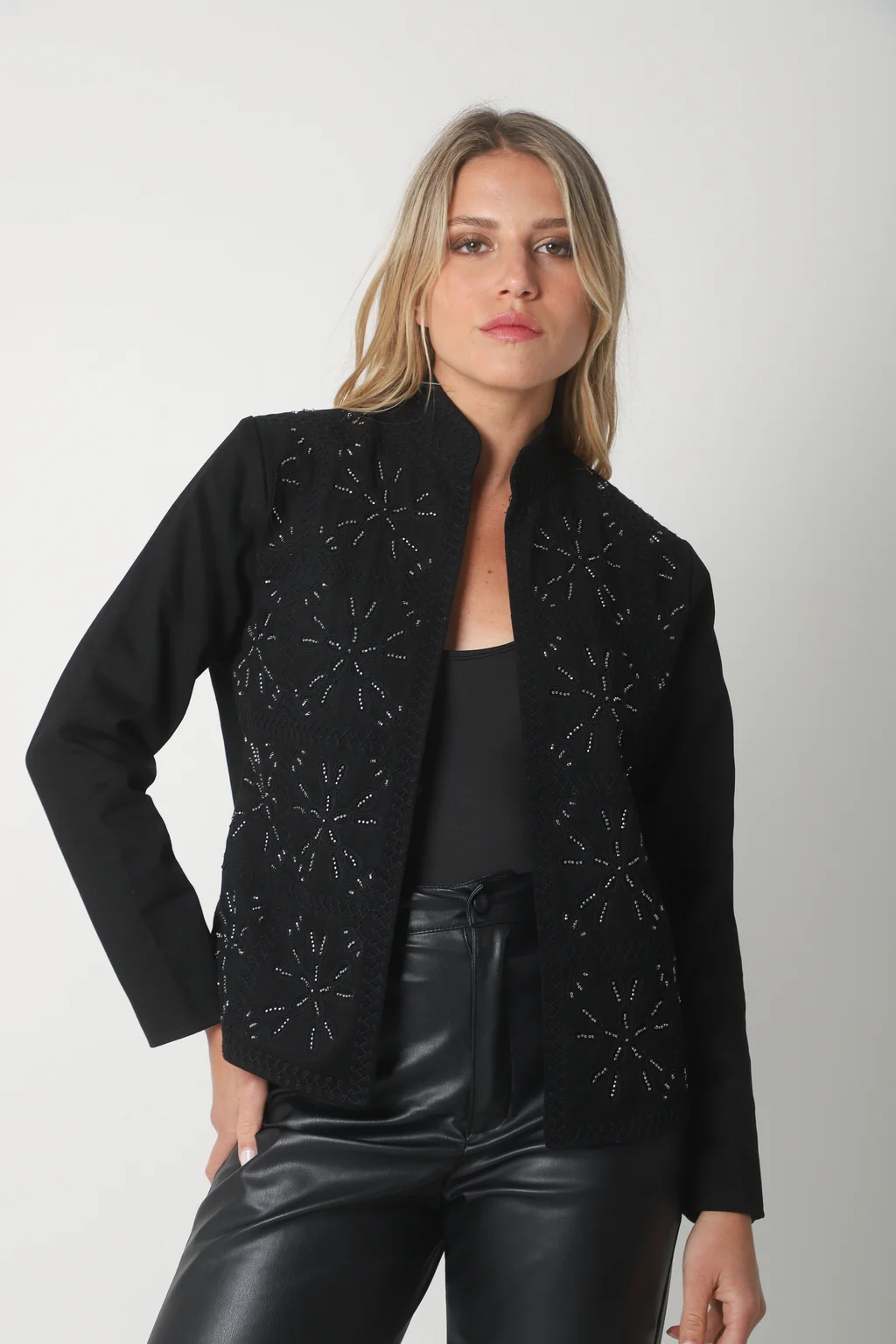 Chaqueta ZAMMA Bordada GU6003