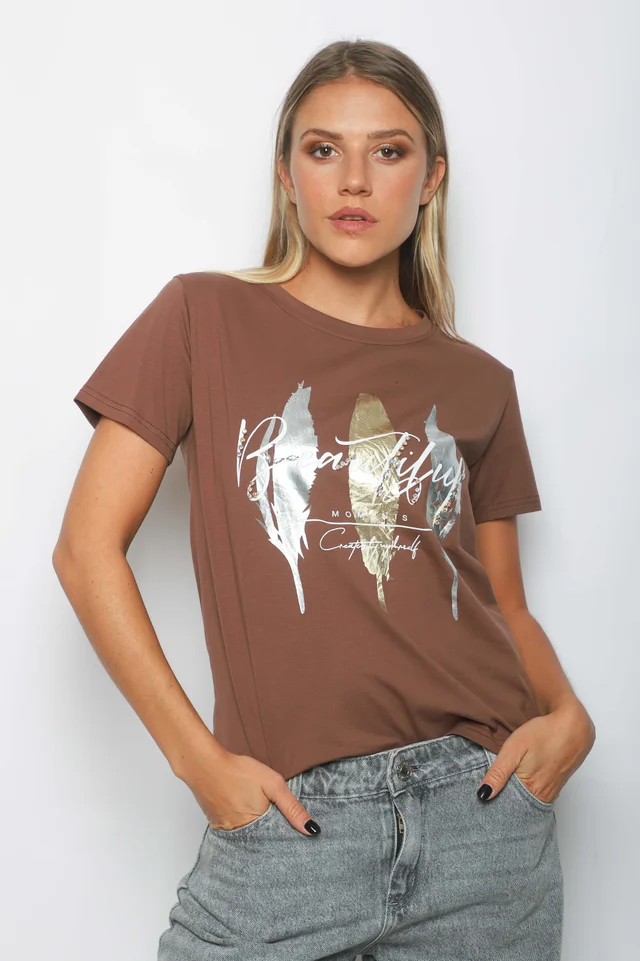 Remera BEAUTIFUL PLUMAS c/ Piedras GUJ5223