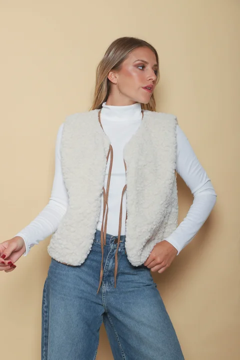 Chaleco Swiss Corderito c/ Tiras y Bolsillos GUK70068