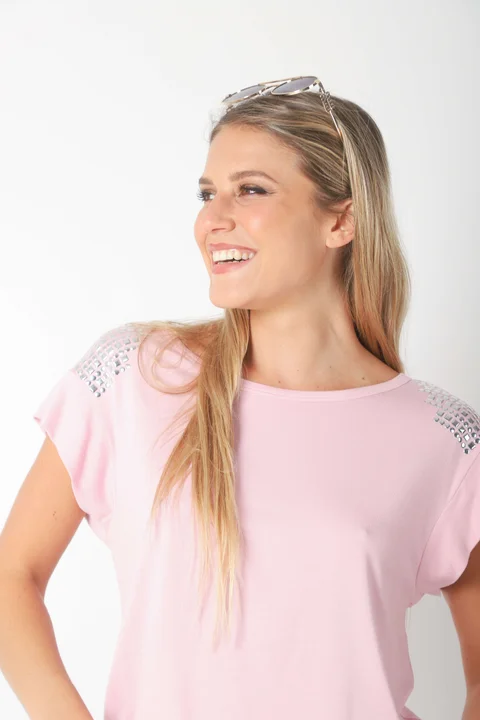 Remera Alyssa Viscosa Lycra con Tachas