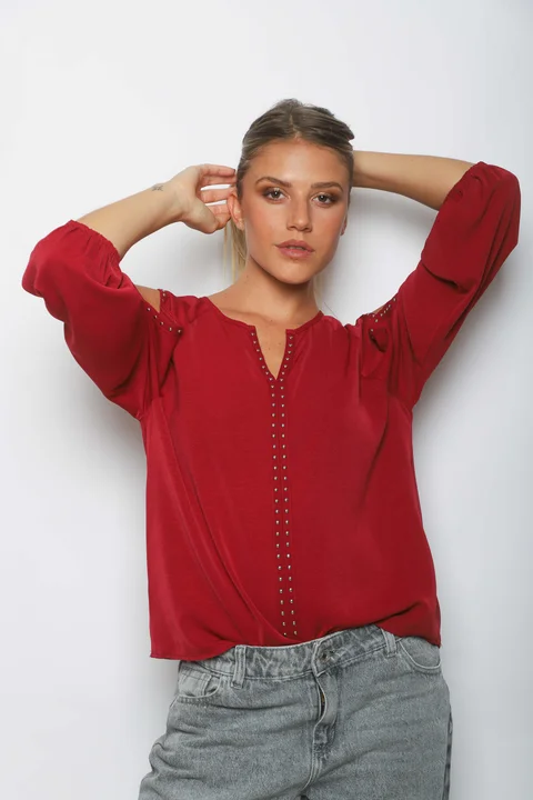 Blusa GAMBER SATEN C/ Hombro Descubierto y Tachas GU0341