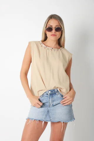 Músculosa KIER Lino c/aplique GUK70118 - Vista 2