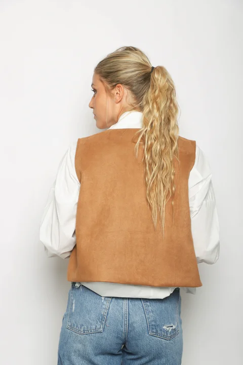 Chaleco MONTANI Gamuza Bordado GU562