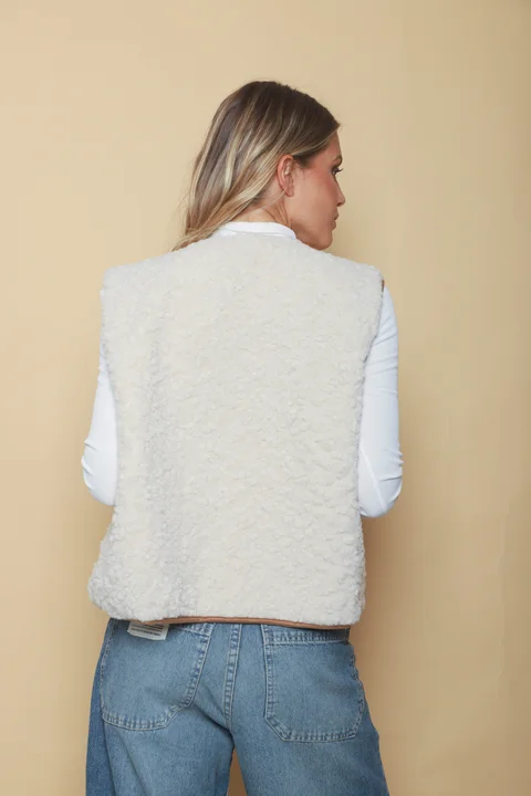 Chaleco Swiss Corderito c/ Tiras y Bolsillos GUK70068