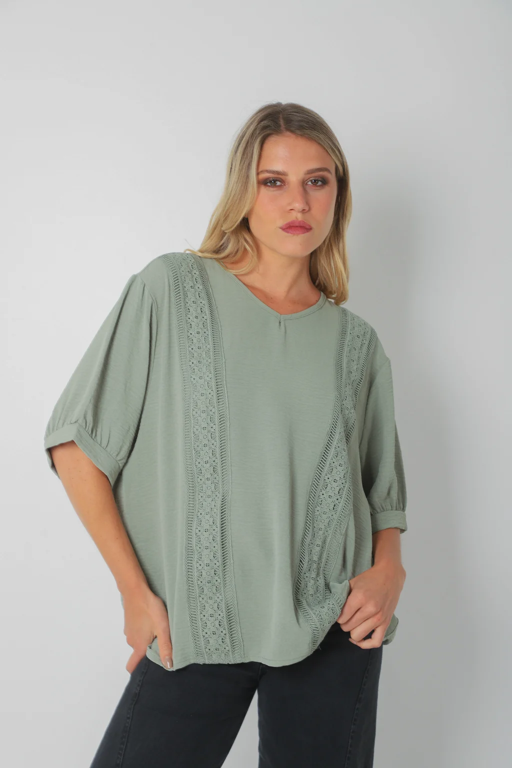 Blusa Amplia VASY Guardas Guipiur GU0330