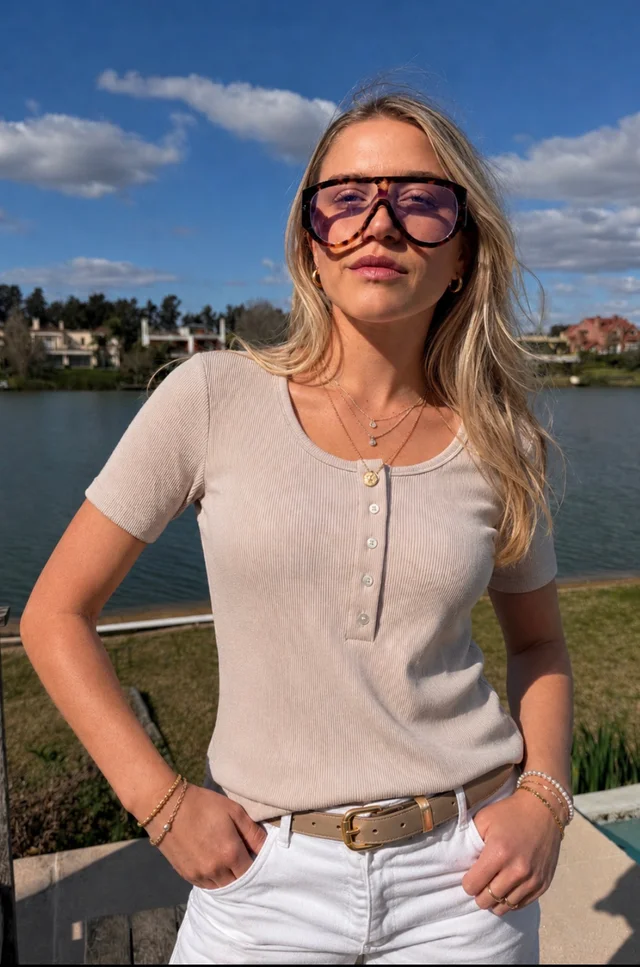 Remera Kyara Morley Abotonada